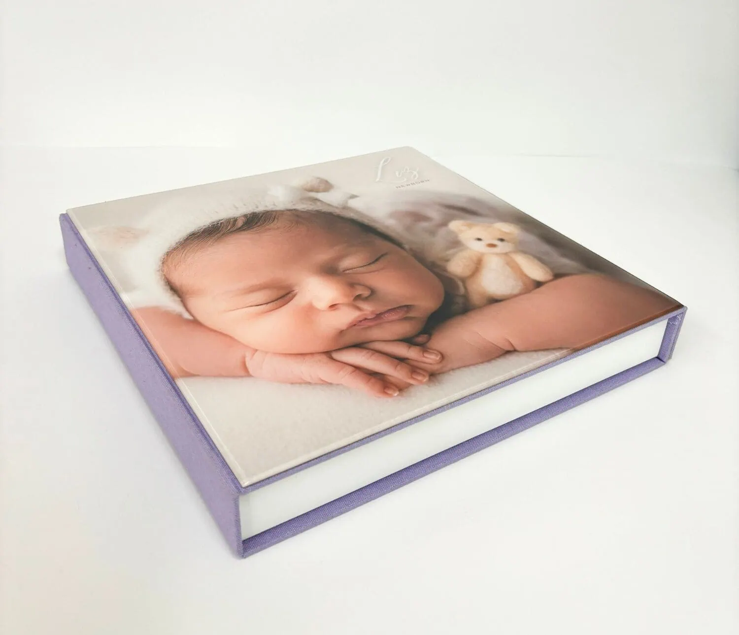 1. Álbum de fotos personalizado com foto de bebê para recordações especiais.