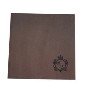 Álbum de fotos personalizado com capa de alta qualidade e design elegante para ocasiões especiais.