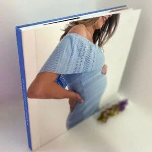 Álbum de fotos personalizado Alfafotobook Pro com capa dura de alta qualidade.