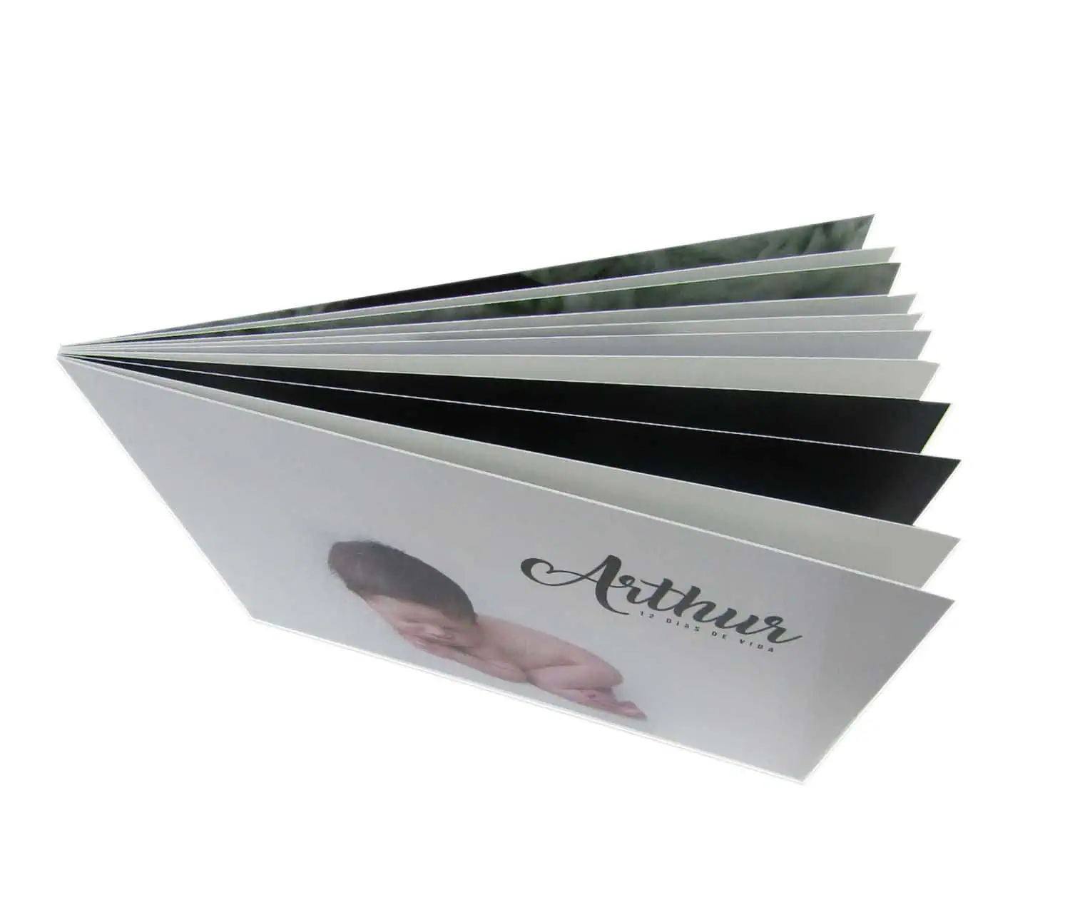 Fotos de álbum personalizado Alfafotobook Pro com capa dura e impressão de alta qualidade.